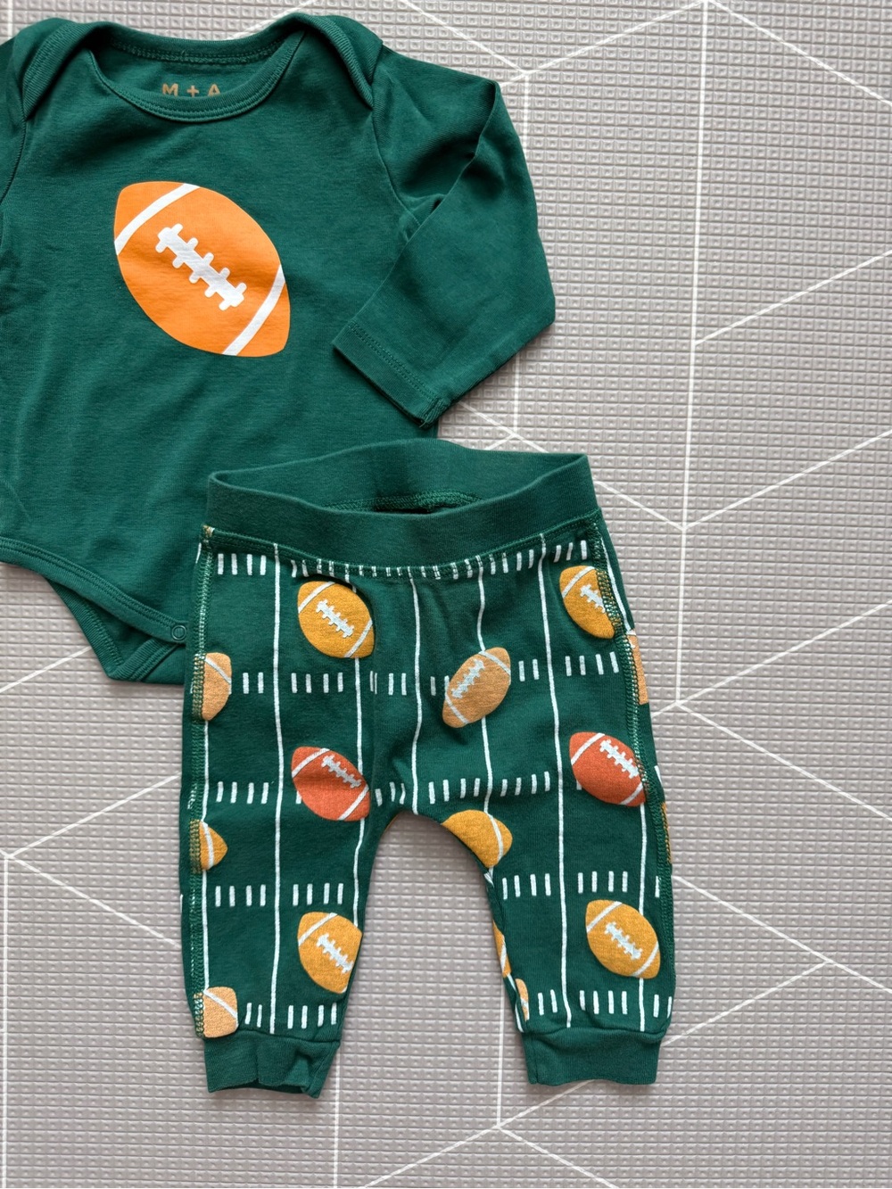 Monica + Andy|Baby boy organic cotton Green Football Print Matching onesie set•